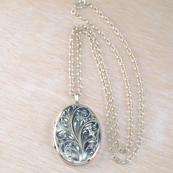 Vintage Sterling SIlver Engraved Oval Locket Pendant.