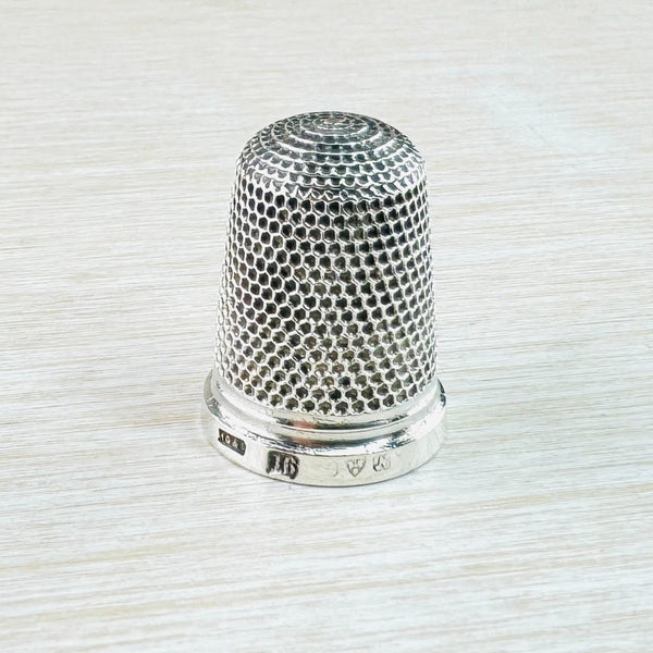 Antique Silver Thimble Hallmarked Chester, 1913.