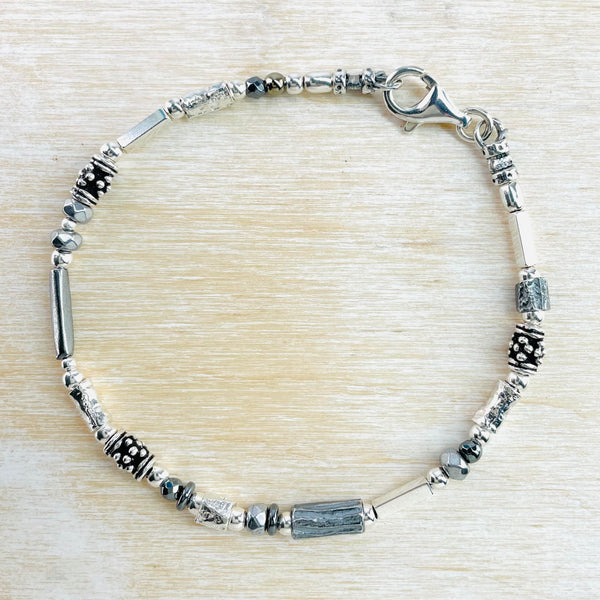 Gents Sterling Silver and Hematite Beaded Bracelet.