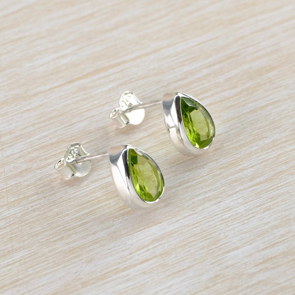 Tear Drop Silver and Peridot Stud Earrings.