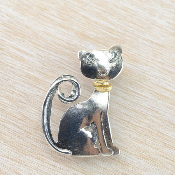 Silver Sitting Cat Brooch by JB Designs.