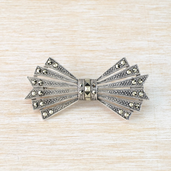 Marcasite and Silver Bow Brooch.
