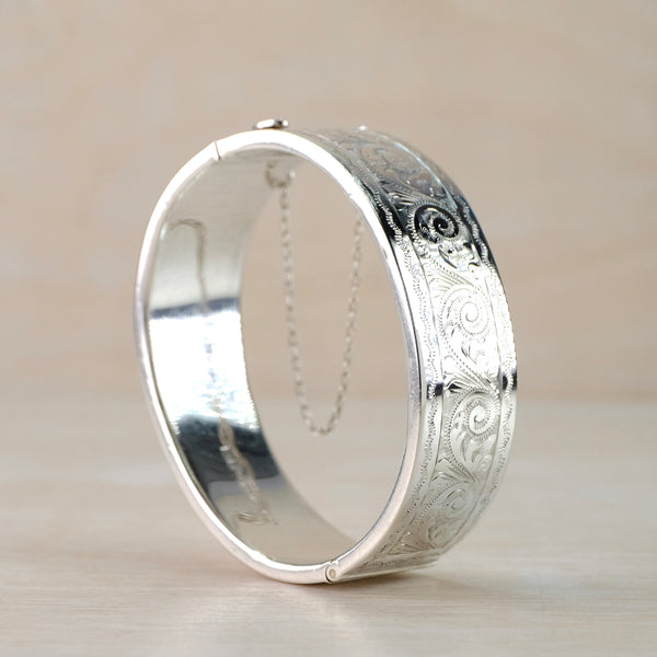Vintage Silver Bangle Bracelet Hallmarked in Birmingham 1962.