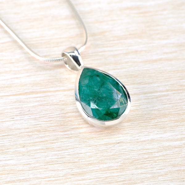 Emerald Quartz and  Sterling Silver Pendant.