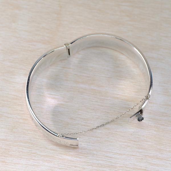 Vintage Engraved Sterling Silver Bangle Bracelet, Hallmarked Birmingham 1965.