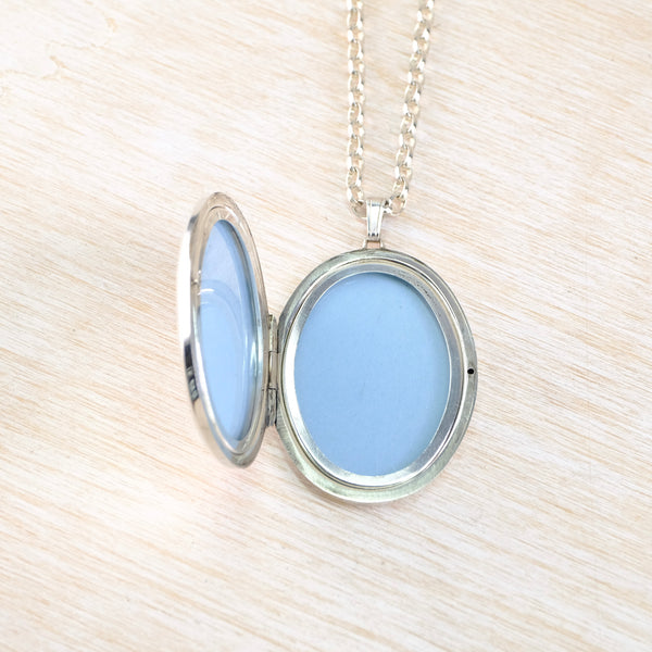 Vintage Sterling SIlver Engraved Oval Locket Pendant.