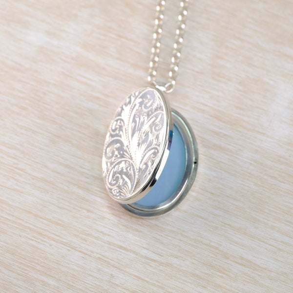 Vintage Sterling SIlver Engraved Oval Locket Pendant.