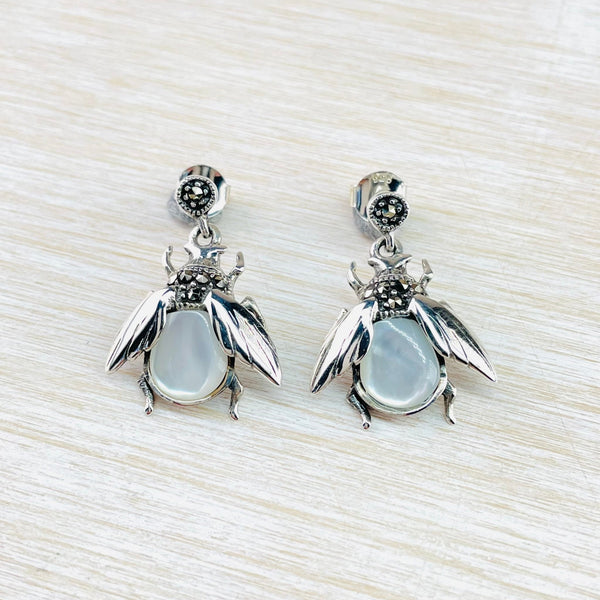 Bee earrings with drop pearls deals