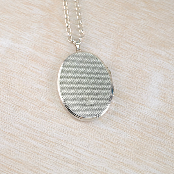 Vintage Sterling SIlver Engraved Oval Locket Pendant.
