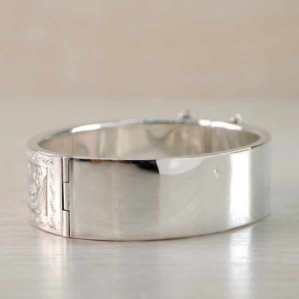 Vintage Silver Bangle Bracelet Hallmarked in Birmingham 1962.