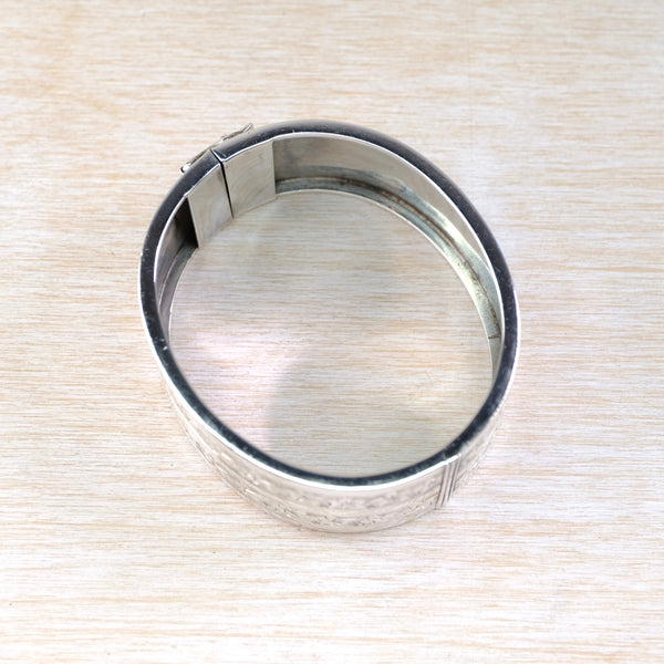Victorian Engraved Silver Bangle Bracelet.