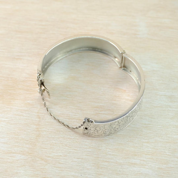 Vintage Engraved Silver Bangle Bracelet, Hallmarked in Birmingham in 1936.