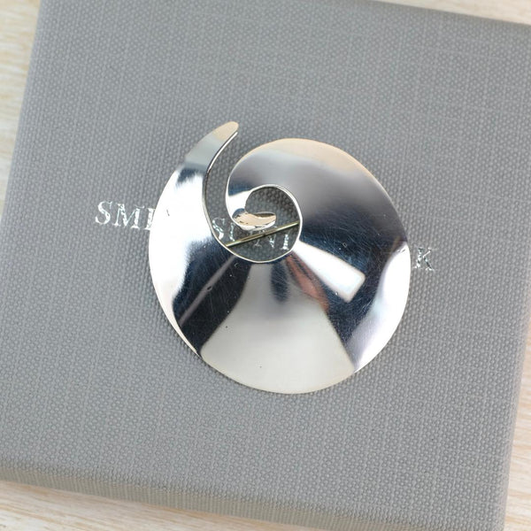 Vintage Sterling Silver Round Swirl Brooch.