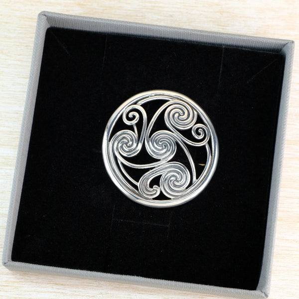 Vintage Round Celtic Style Sterling Silver Brooch.