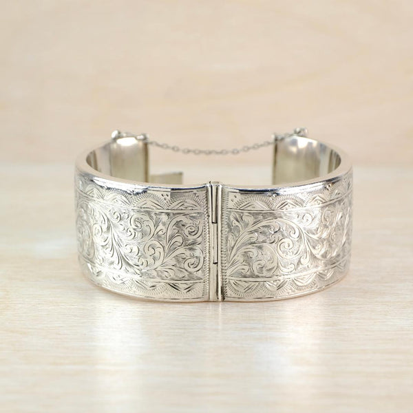 Vintage Silver Bangle Bracelet Hallmarked in Birmingham 1963.