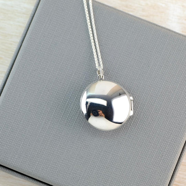 Vintage Sterling SIlver Round Locket Pendant with Mother of Pearl.