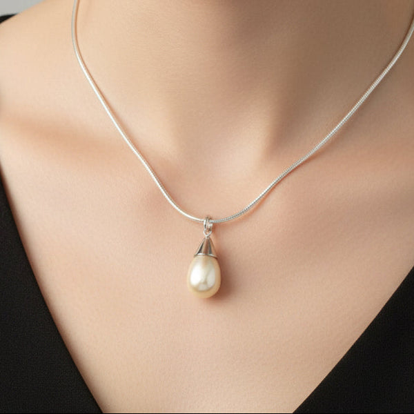 Teardrop Pearl and Sterling Silver Pendant Necklace.