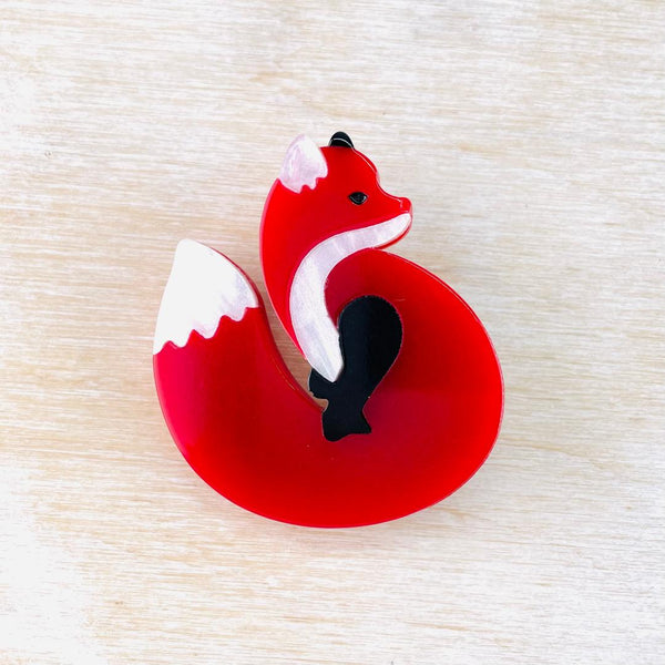 Resin Fox Brooch in Orange-Red.