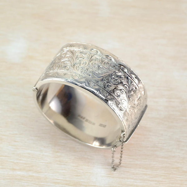Vintage Silver Bangle Bracelet Hallmarked in Birmingham 1963.