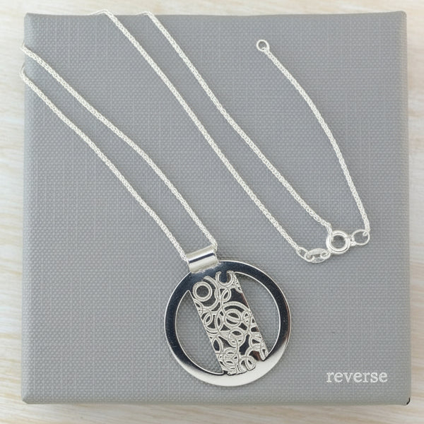 Vintage Sterling Silver "Circles" Pendant Necklace.