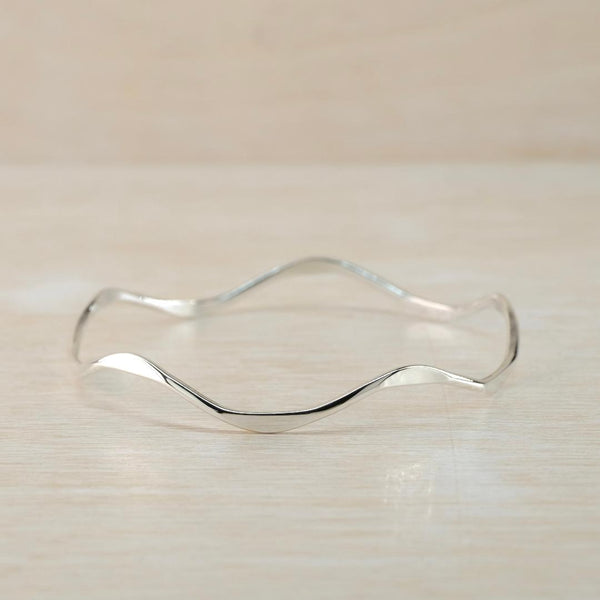 Vintage Wavy Edge Sterling Silver Bangle Bracelet.