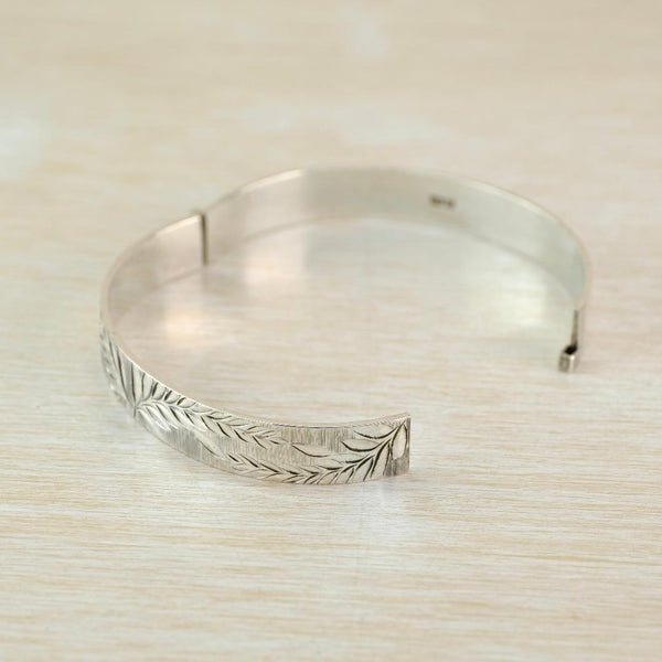 Vintage Engraved Silver Bangle Bracelet, Hallmarked in Birmingham 1975