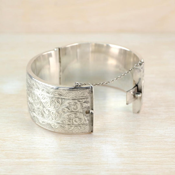 Vintage Silver Bangle Bracelet Hallmarked in Birmingham 1963.