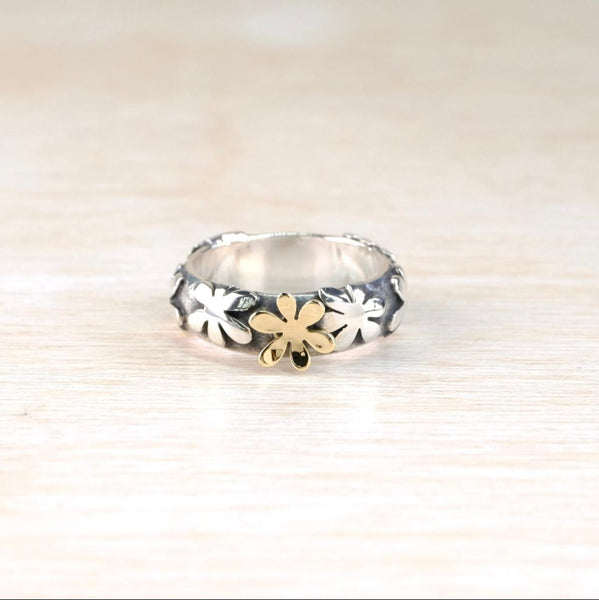 Silver and 9 ct Gold Flower Ring by Linda Macdonald.
