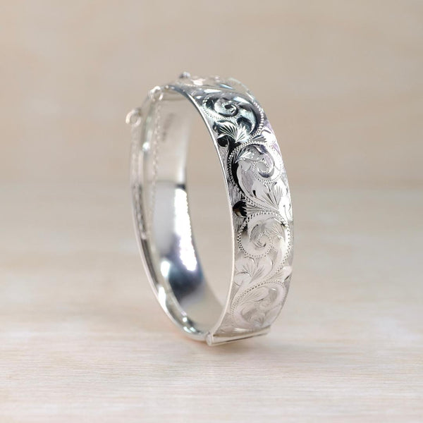 Vintage Sterling Silver Bangle Bracelet, Hallmarked London 1965.