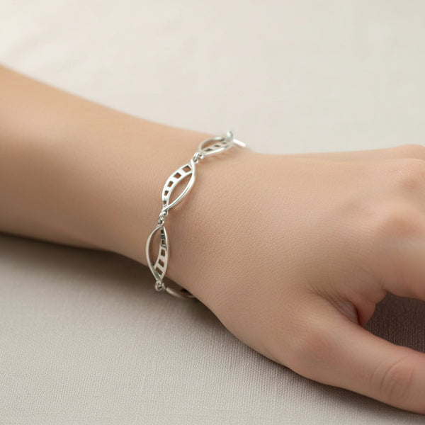 Vintage Silver Linked Bracelet with Charles Rennie Mackintosh Style Design.