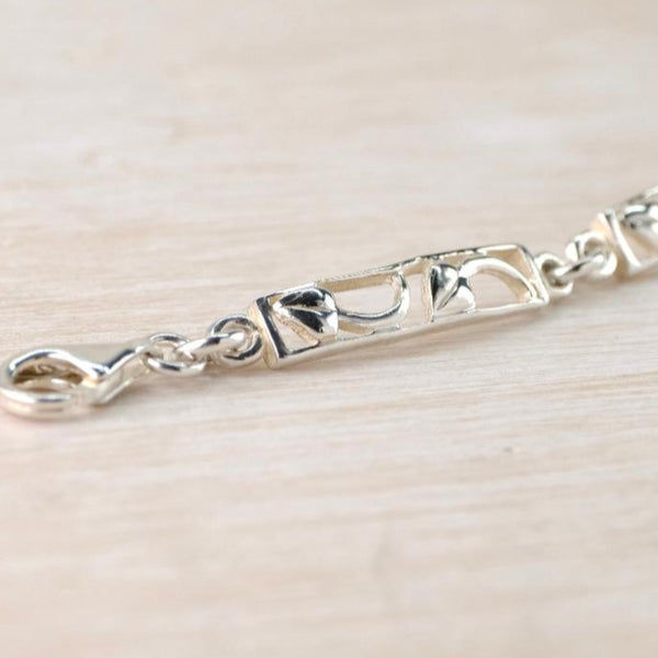 Vintage Silver Link Bracelet with Leaf Design.