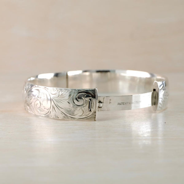Vintage Silver Bangle Bracelet, Hallmarked in Birmingham 1967.