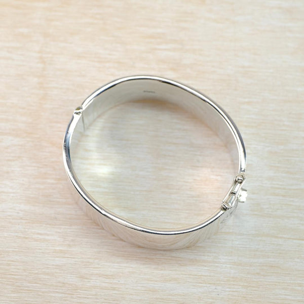 Vintage Engraved Silver Bangle Bracelet.
