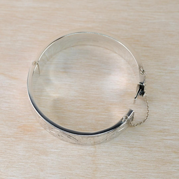 Vintage Engraved Sterling Silver Bangle Bracelet, Hallmarked in Birmingham 1965.