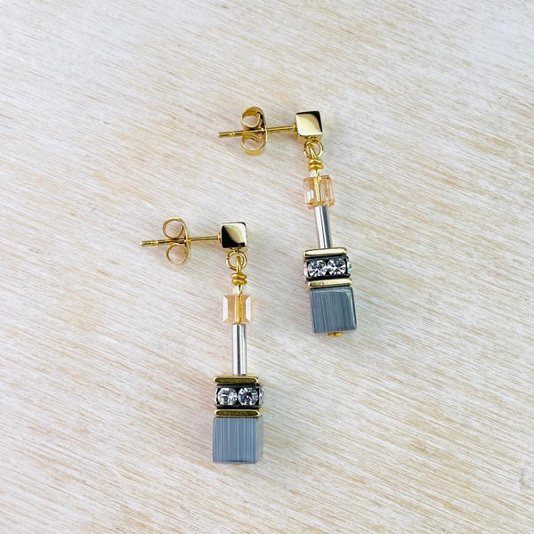 Coeur de Lion Geo Cube Earrings In Grey and Gold.