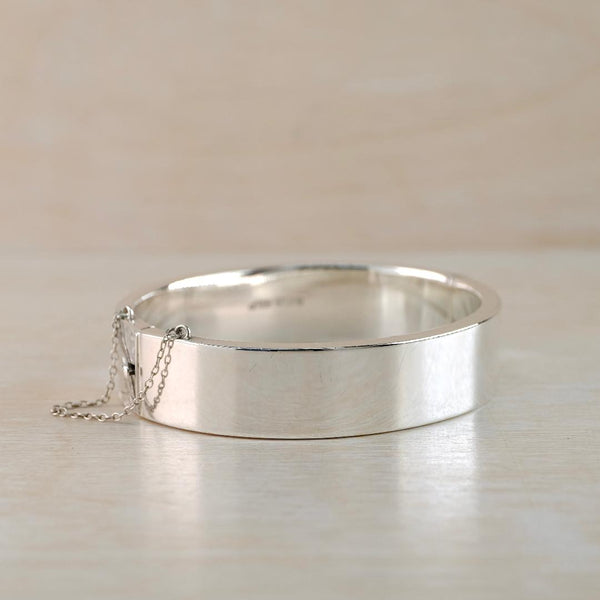 Vintage Engraved Sterling Silver Bangle Bracelet, Hallmarked in Birmingham 1965.