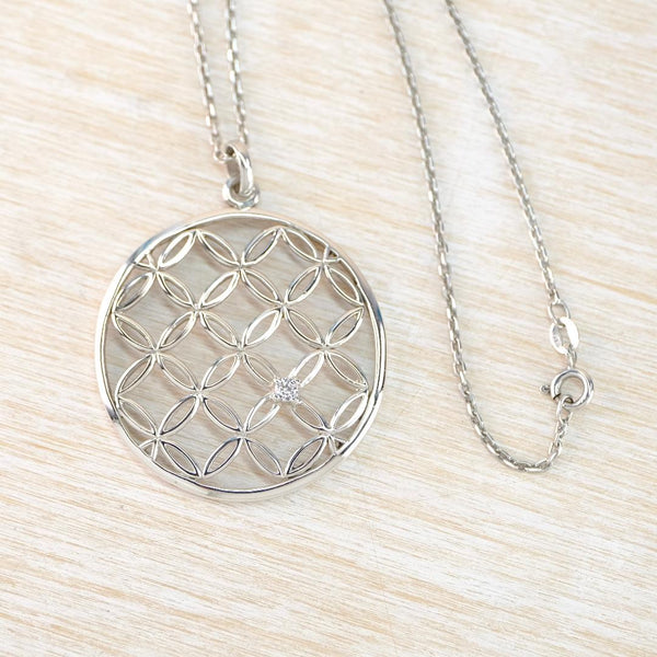 Vintage Silver Interlocking Circles Pendant with CZ.