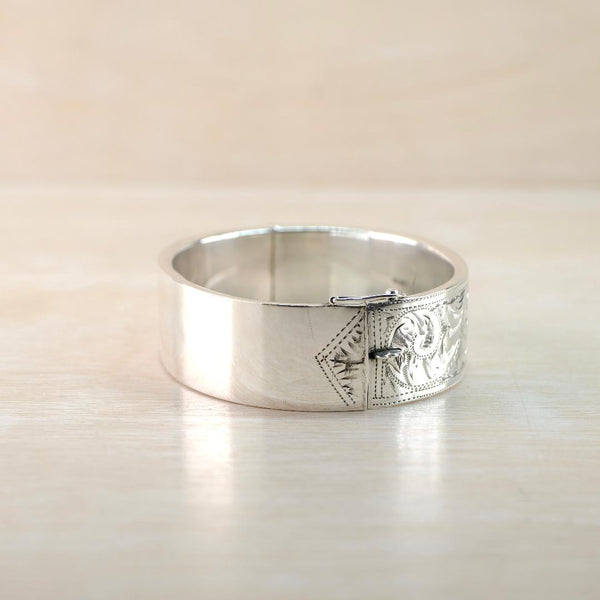 Vintage Engraved Silver Bangle Bracelet.