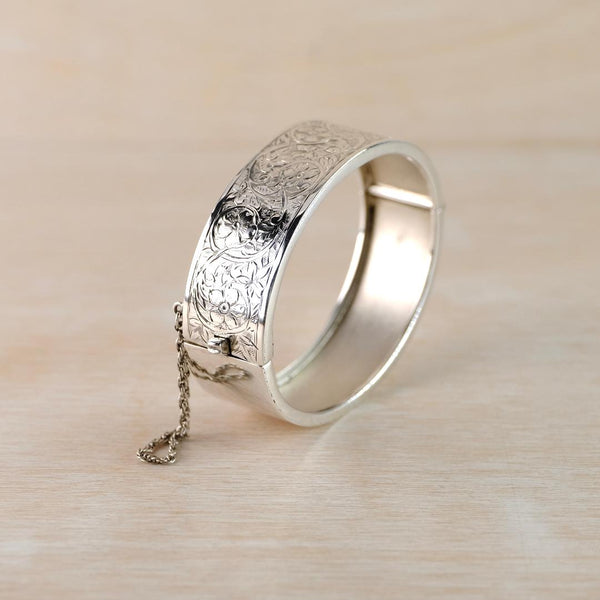 Vintage Engraved Silver Bangle Bracelet, Hallmarked in Birmingham in 1936.