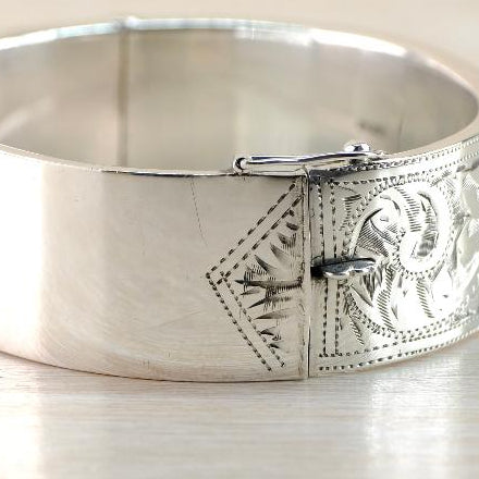Vintage Engraved Silver Bangle Bracelet.
