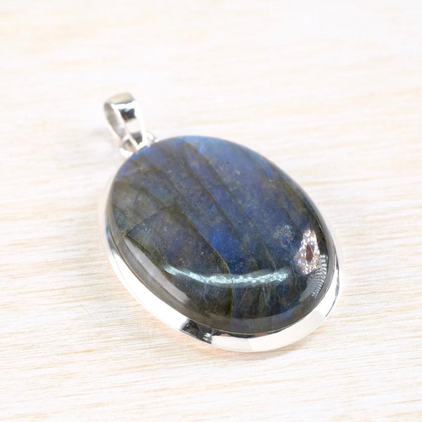 Large Silver and Oval Labradorite Pendant.