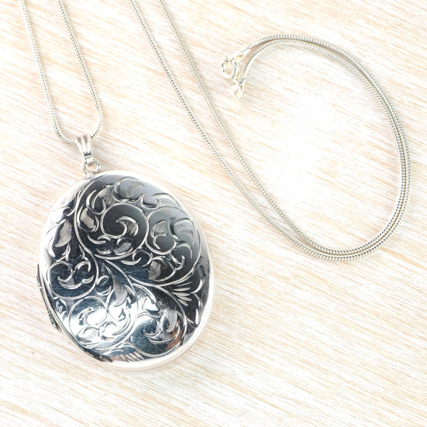 Vintage Sterling SIlver Oval Locket Pendant, Hallmarked Birmingham, 1975