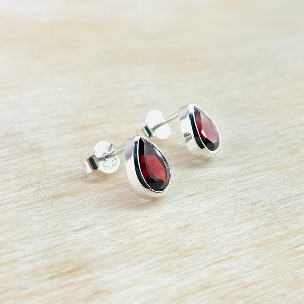 Tear Drop Sterling Silver and Garnet Stud Earrings.