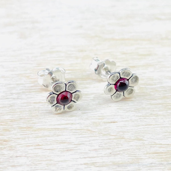 Garnet and Sterling Silver Flower Stud Earrings.