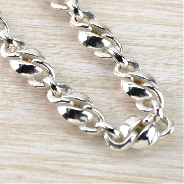 Decorative Solid Link Free Flowing Sterling Silver Necklace.