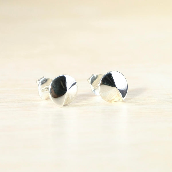 Sterling Silver Polished Rounded Cone Stud Earrings.