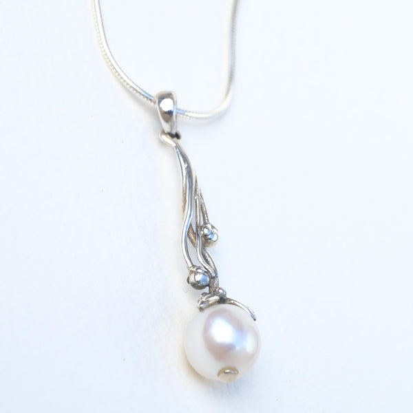 Sterling Silver Decorated Stem and Pearl Pendant.