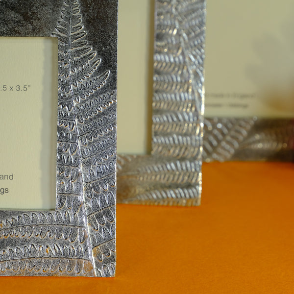 Handmade Fern Design Pewter Photo Frame ( 7" x 5" Picture)