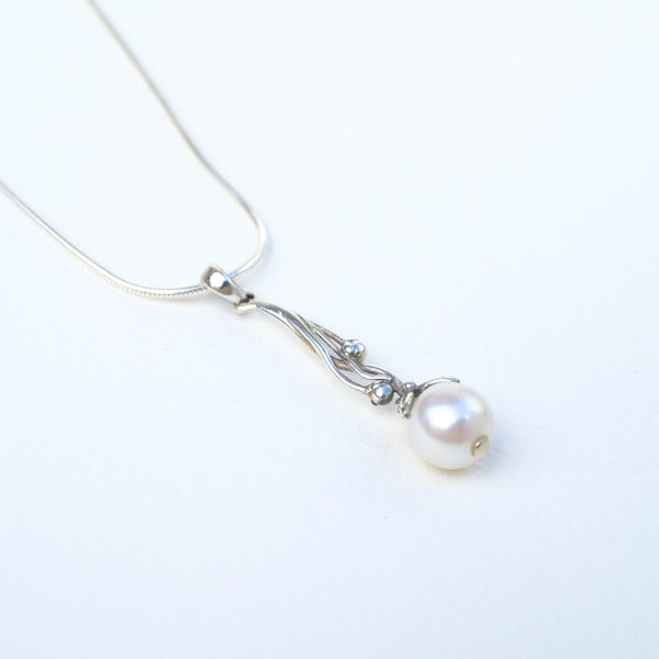 Sterling Silver Decorated Stem and Pearl Pendant.