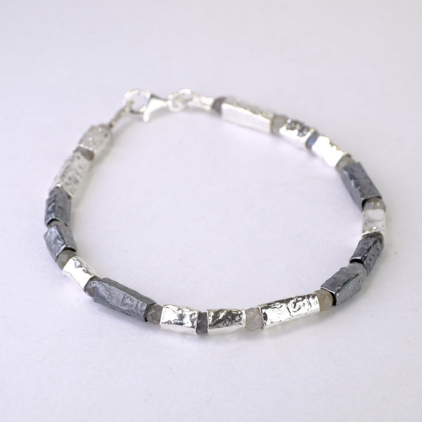 Labradorite and Silver Beaded Bracelet.